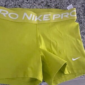 NWT 3” Women’s Nike training shorts